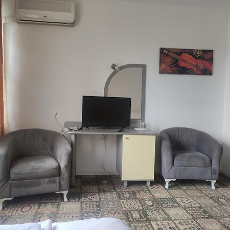 Кианти Hotel Kŭrdzhali Exterior foto