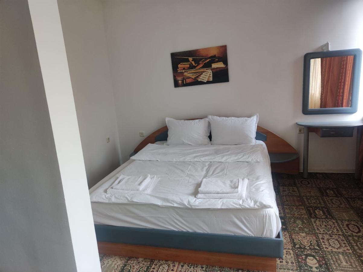 Кианти Hotel Kŭrdzhali Exterior foto